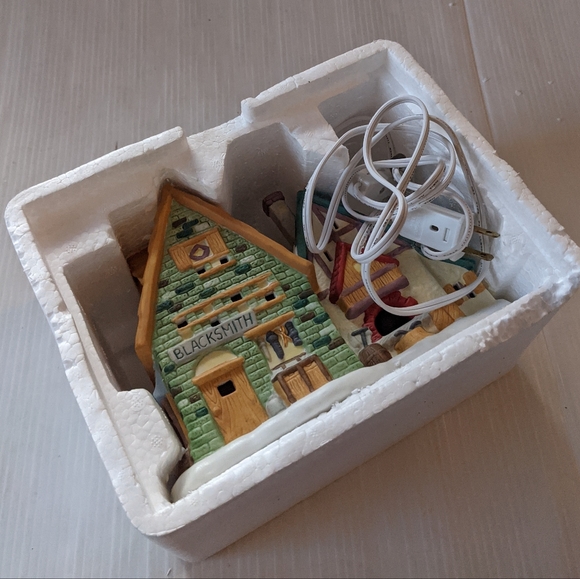 Dickens Village Collectibles Blacksmith Porcelain Lighted House Towne Series - Picture 12 of 15